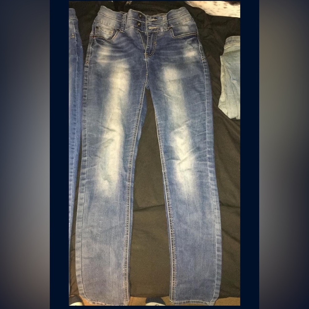 Female Jeans - Picture 15 of 16